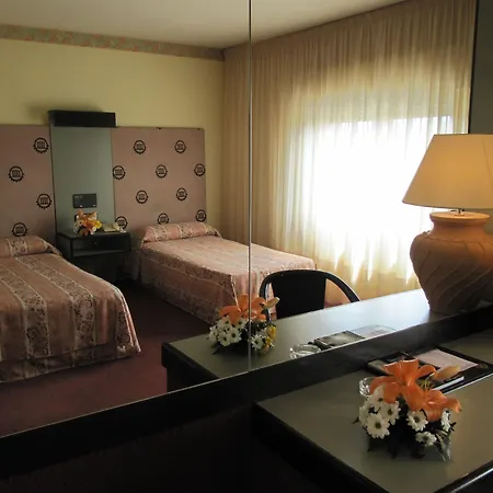 Hotell Sercotel Cuatro Postes 4*