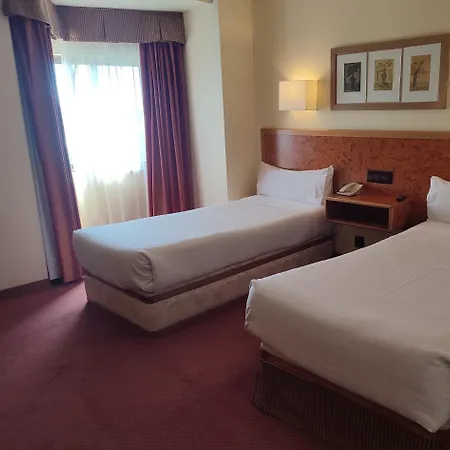 Otel Sercotel Cuatro Postes Ávila