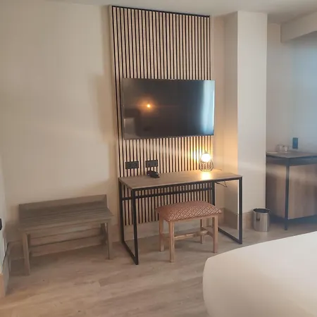 Sercotel Cuatro Postes Hotel 4*