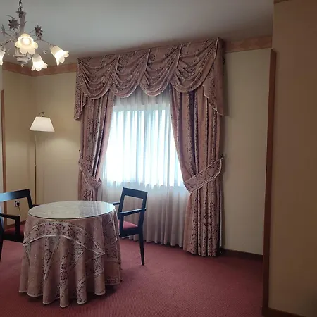 Szálloda Sercotel Cuatro Postes Ávila
