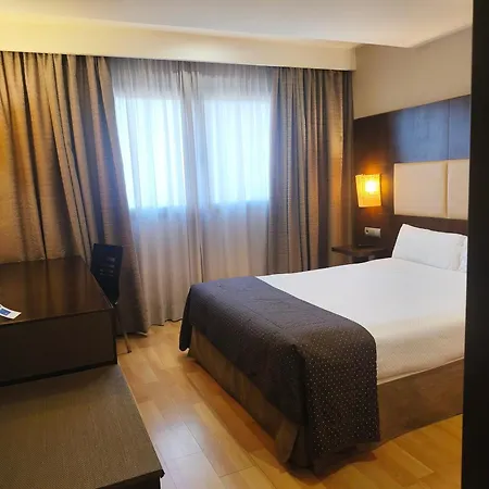 Szálloda Sercotel Cuatro Postes