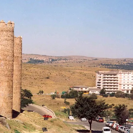 Szálloda Sercotel Cuatro Postes Ávila