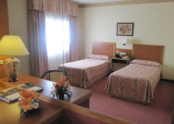 Hotel Sercotel Cuatro Postes 4*