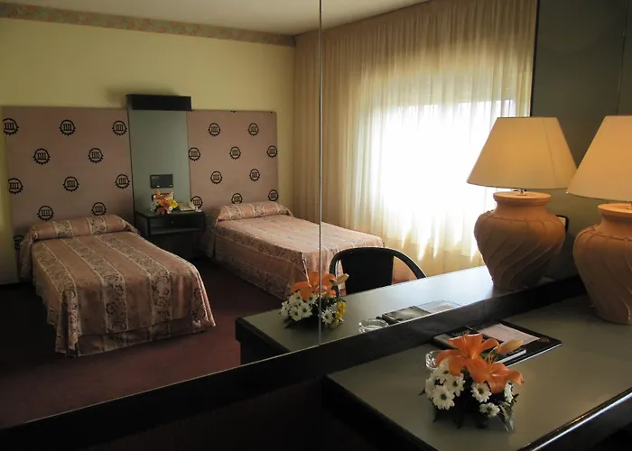 Hotel Sercotel Cuatro Postes 4*