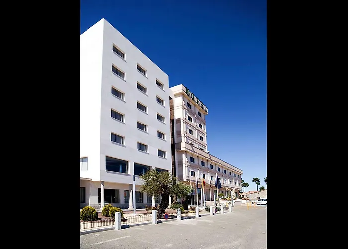 Отель Sercotel Cuatro Postes 4*