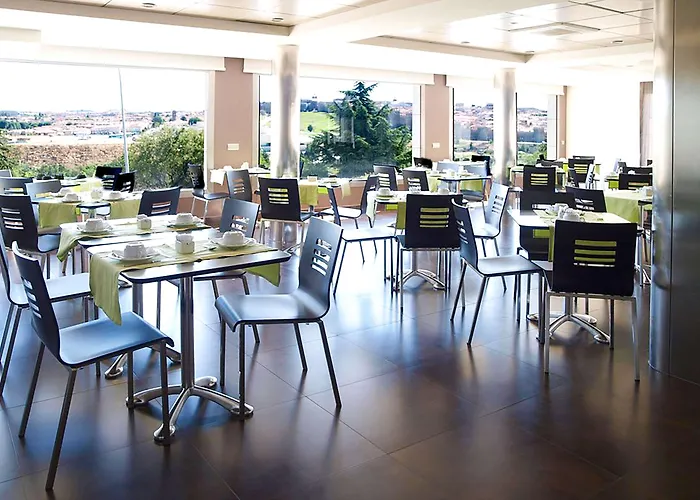 Отель Sercotel Cuatro Postes