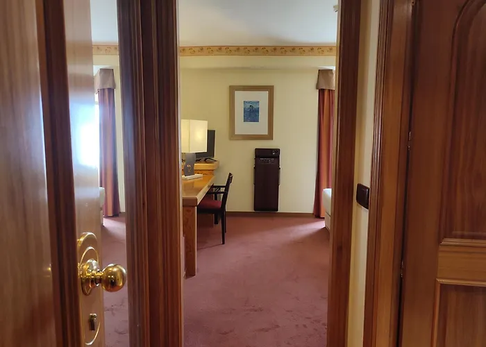 Hotel Sercotel Cuatro Postes 4*