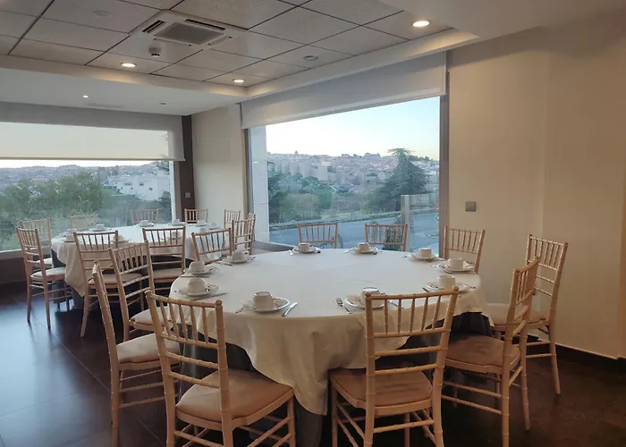 Отель Sercotel Cuatro Postes