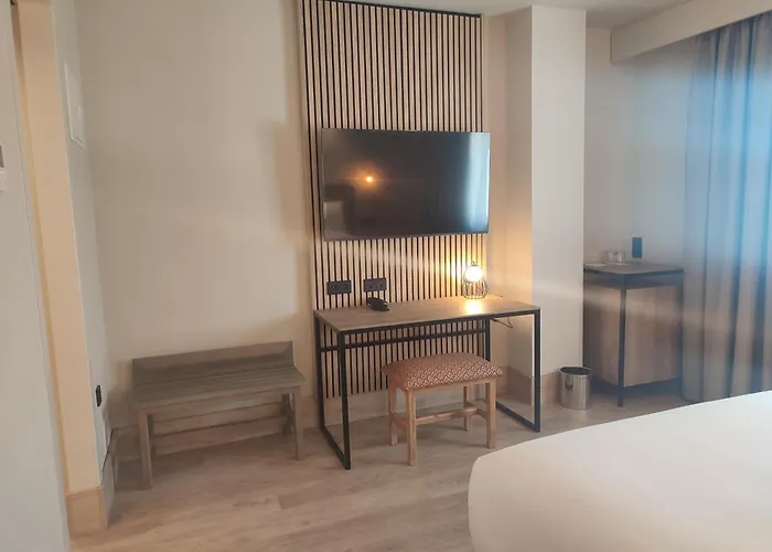 Sercotel Cuatro Postes Hotel 4*